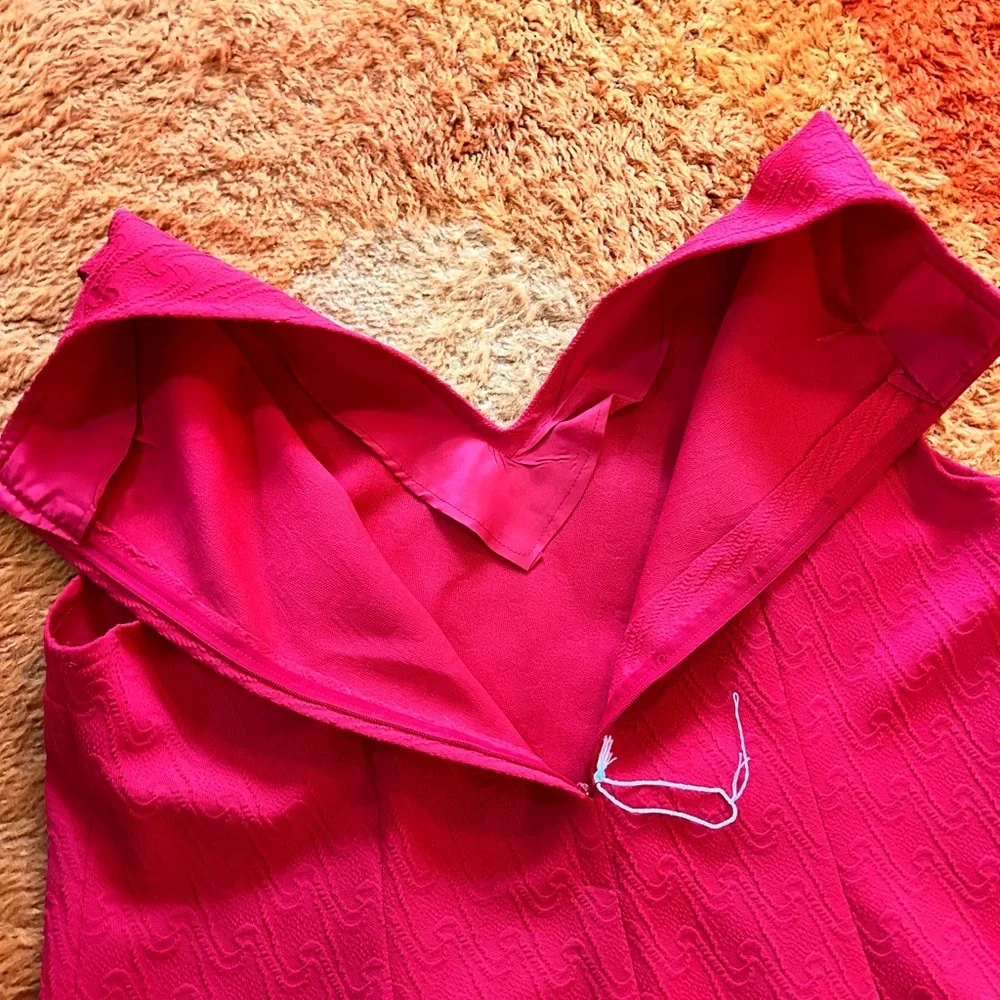 Vintage 60s 70s Cherry Red Sleeveless A-Line Dress – Textured Knit Mod Shift - Picture 7 of 9